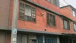 Vendo Hermosa Casa De Tres Pisos Rentable.