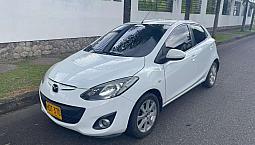 Mazda 2 Automatico 2015 Unico Dueño