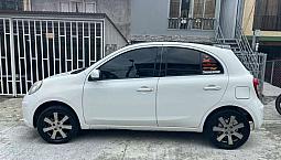 Carro En Excelente Estado 3 Pantallas Una Frontal 2 En Los Aciendotos Llantas A Nedia Vida Bn Tenido