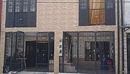 Vendo O Permuto Hermosa Casa Con 2 Aptos Independientes