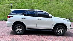 Camioneta Toyota Fortuner