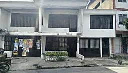 Se Vende Casa De 2 Plantas En Sector Central
