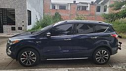Camioneta Ford Escape Titanium 4X4 Motor 2.000 Cm3 285 Caballos De Fuerza En Excelente Estado
