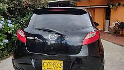Mazda 2 1.5 Color Negro