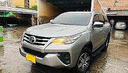 Toyota Fortuner Sw4, 2.4 Diésel. 4*2. Automática