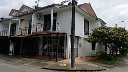 Casa Esquinera Unifamiliar Bosques De Rosablanca