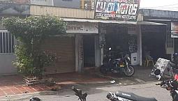 Vendo Permuto Casa Comercial En Villavicencio Barrio San Isidro Sector Motos  2 Locales Y 1Apto Muy Comercial Rentando