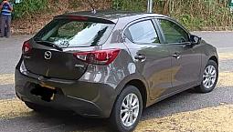 Vendo Mazda 2 Touring Color Titanium Flash