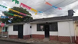 Casa En Venta Esquinera Barrio Santa Helena 3 Apartamentos