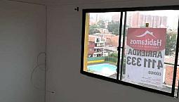 Apartamento En El Barrio Santa Lucía, A Dos Cuadras Del Metro Y Cerca Al Centro Recreativo Los Alcázar Es.
