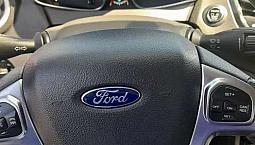 Vendo Carro  Ford Fiesta .