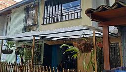 Vendo Casa , Tres Pisos, Motivo Viaje