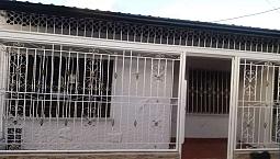Se Vende Casa En El B. Caney Y En El B. Macarena