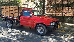 Mazda B2600 4X4 Estaca