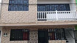 Vendo Casa De 2 Pisos , Con 2 Apartamentos De 3 Habitaciones , Nueva