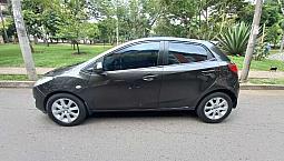 Hermoso Mazda 2 2015 Automático