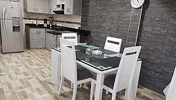 Casa Esquina  Con 3 Apartamentos Con Renta  En Ciudad Del Campo