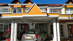 Casa De Dos Pisos En Conjunto Cerrado. El Precio Es Negociable