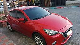 Vendo Mazda  2 Touring Aitomatico Modelo 2017