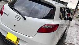 Mazda 2 Full Equiipo