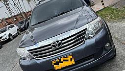 Vendo Toyota Fortuner 2013 Srs