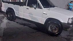 Mazda B2000 En Exelente Estado