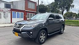 Toyota Fortuner 2.7 Sw4 Street At