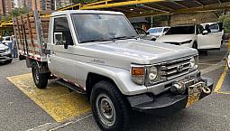 Toyota Land Cruiser 4.5 Estacas 2008