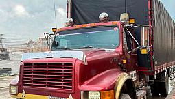 International 4700 Camión Estacas Modelo 1995