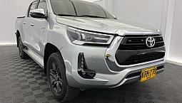 Toyota Hilux  At  4.0 4X4  R 17