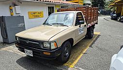 Toyota Hilix 2.4 Mt Estacas 4X2 1998
