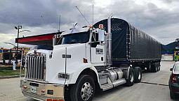 Kenworth T800 2007  Tractocamión Con Tráiler De Estacas